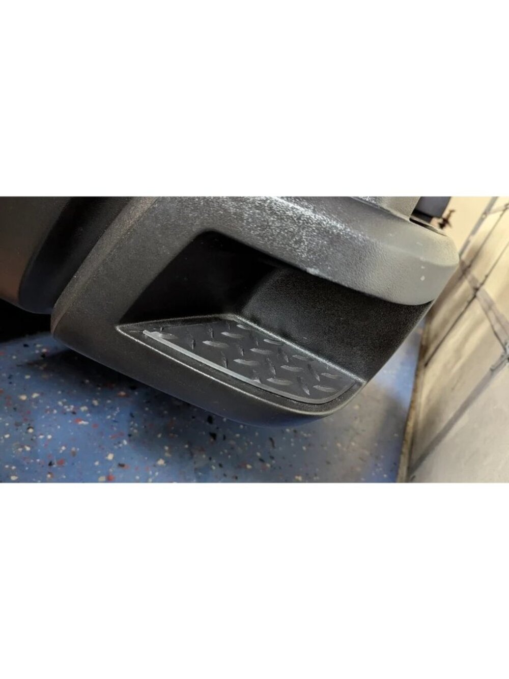 Chevy Avalanche Rear Bumper Corner Step Pads Both Left and Right, NEW - Black